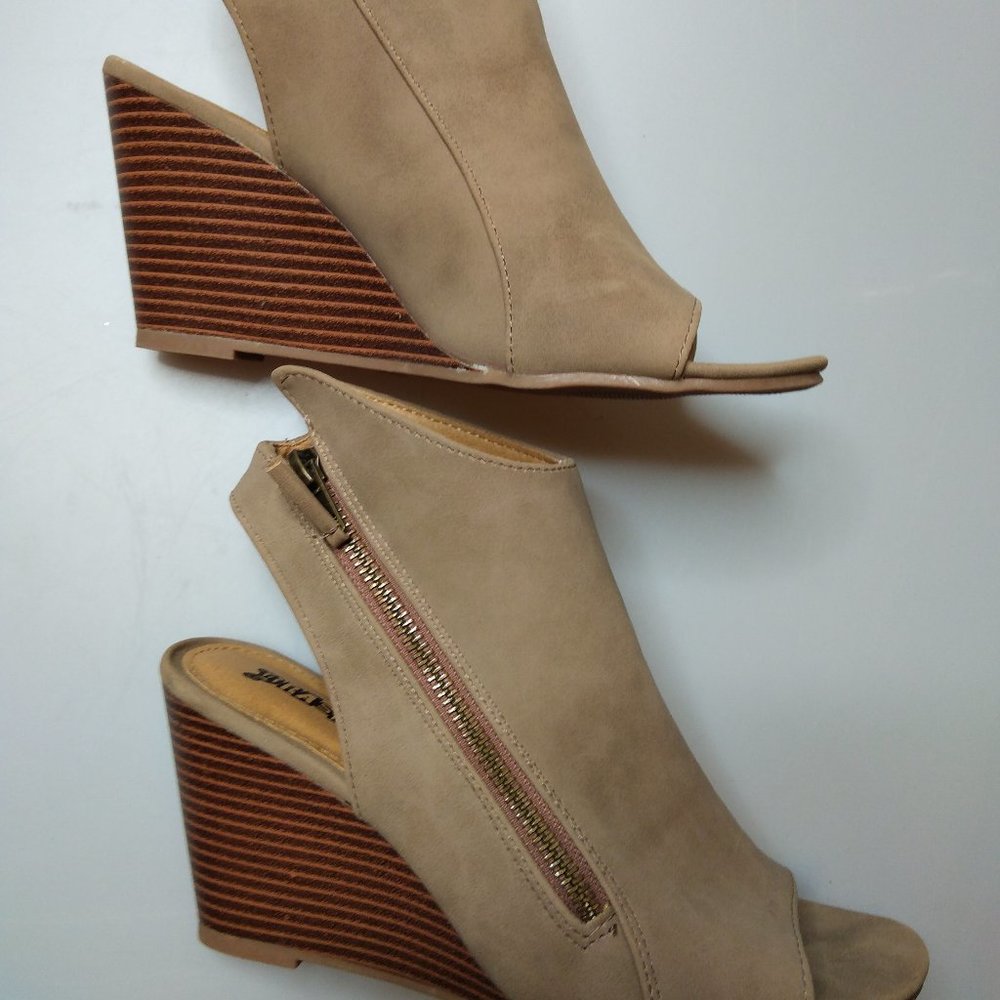 BRASH TAN SUEDE HEELED SANDAL BOOT - Picture 8 of 8